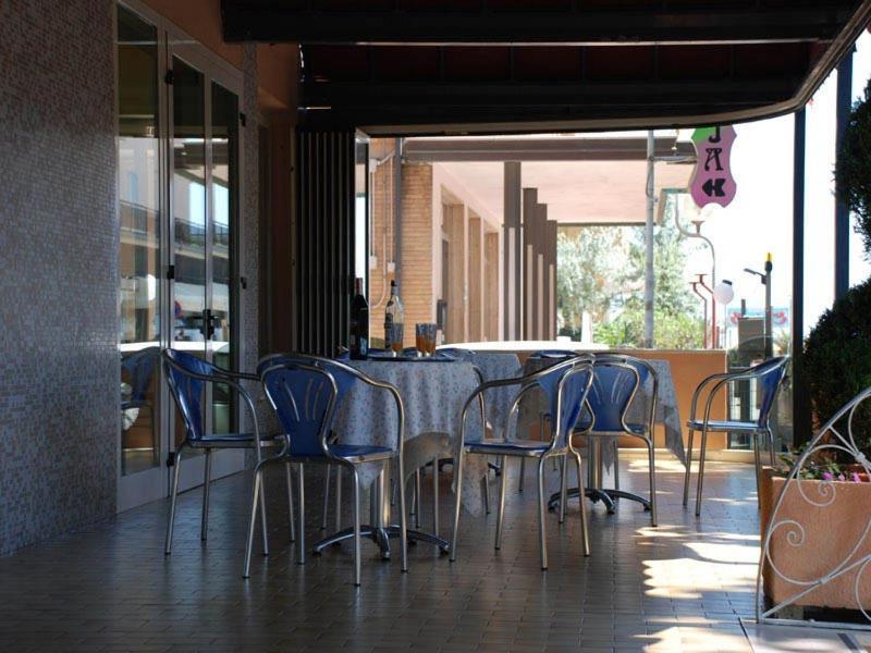 Hotel Serenella Vintage Rimini Eksteriør bilde