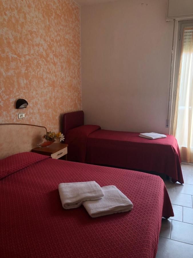 Hotel Serenella Vintage Rimini Eksteriør bilde