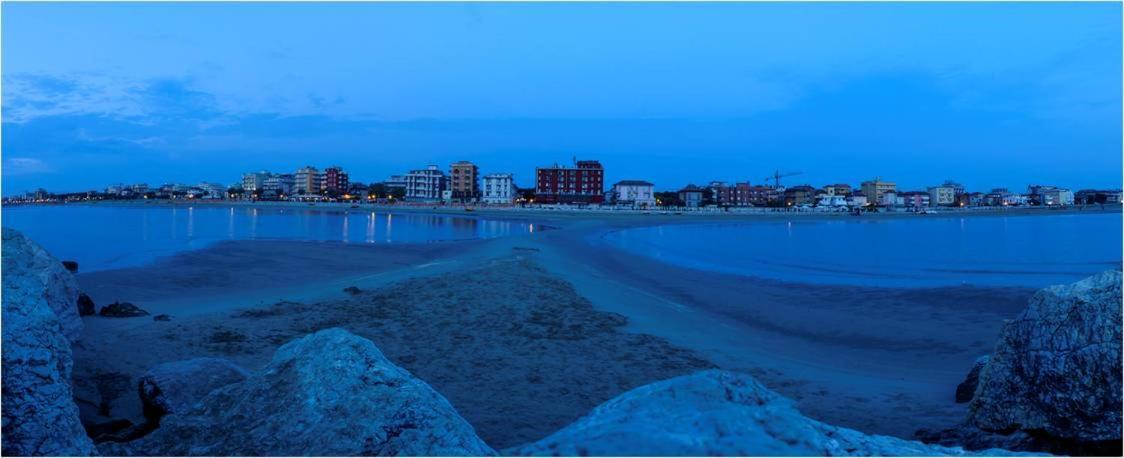 Hotel Serenella Vintage Rimini Eksteriør bilde