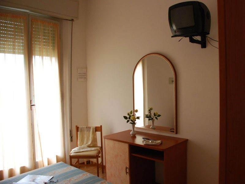 Hotel Serenella Vintage Rimini Eksteriør bilde